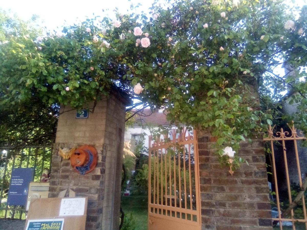 Arthonnay La Grille Fleurie, Chambres D'Hote Chez L'Habitant מראה חיצוני תמונה