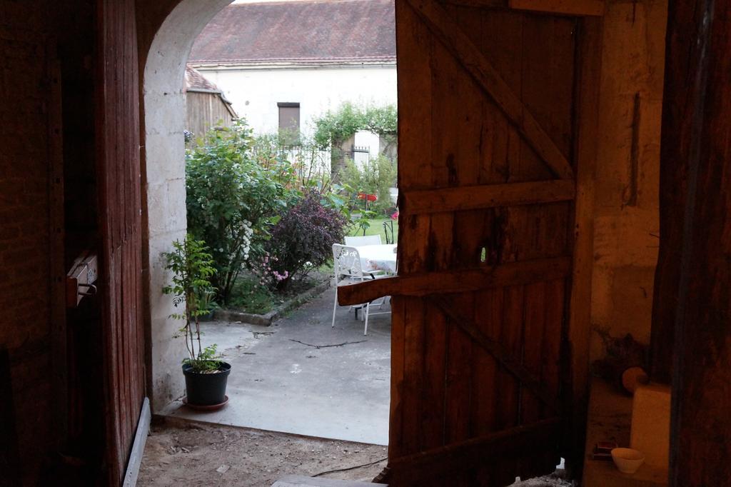 Arthonnay La Grille Fleurie, Chambres D'Hote Chez L'Habitant מראה חיצוני תמונה
